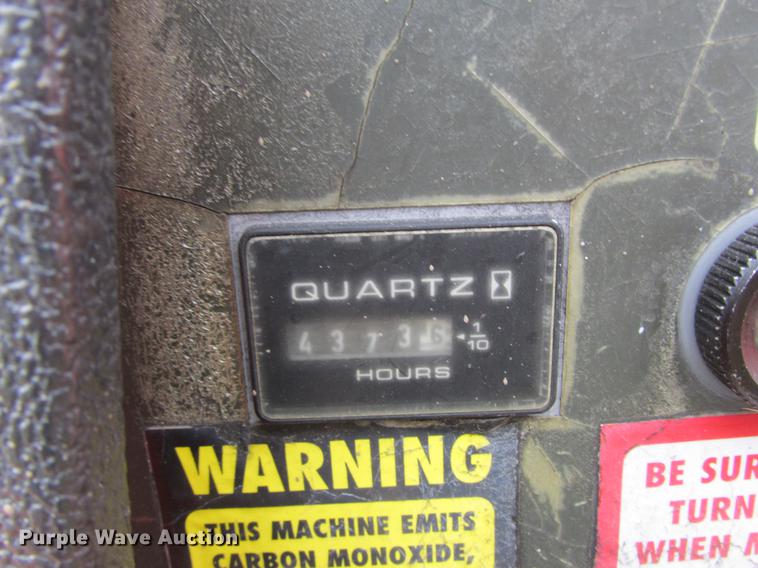 image for item K6095 1999 JLG 450A boom lift