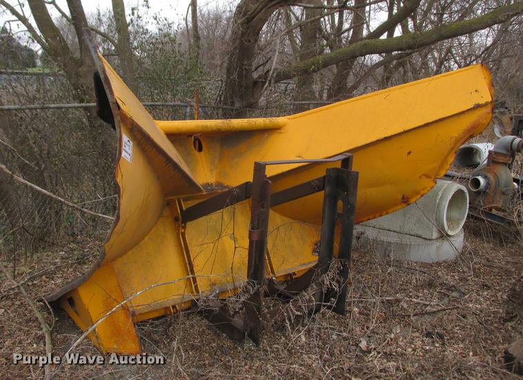 image for item K6097 V snow plow