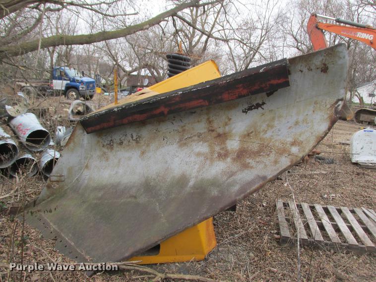 image for item K6097 V snow plow