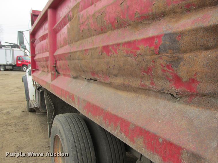 image for item K6098 2002 Sterling L8500 dump truck