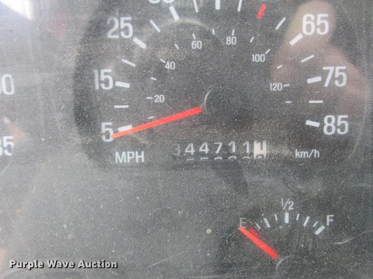 image for item K6098 2002 Sterling L8500 dump truck