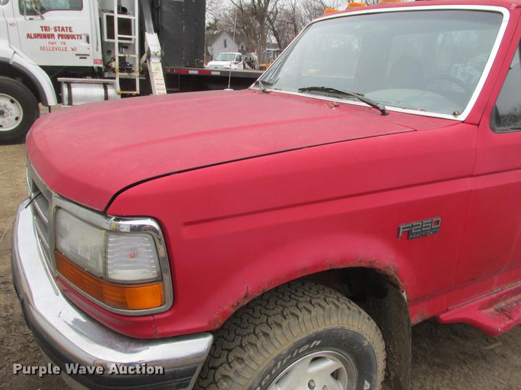 image for item K6101 1997 Ford F250 pickup truck