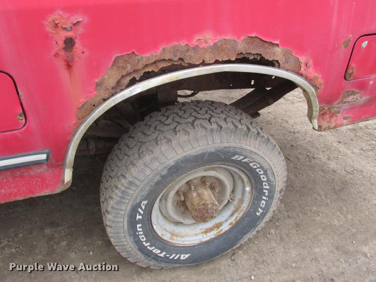 image for item K6101 1997 Ford F250 pickup truck