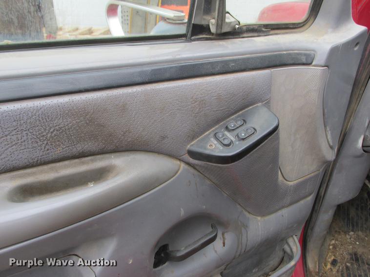 image for item K6101 1997 Ford F250 pickup truck