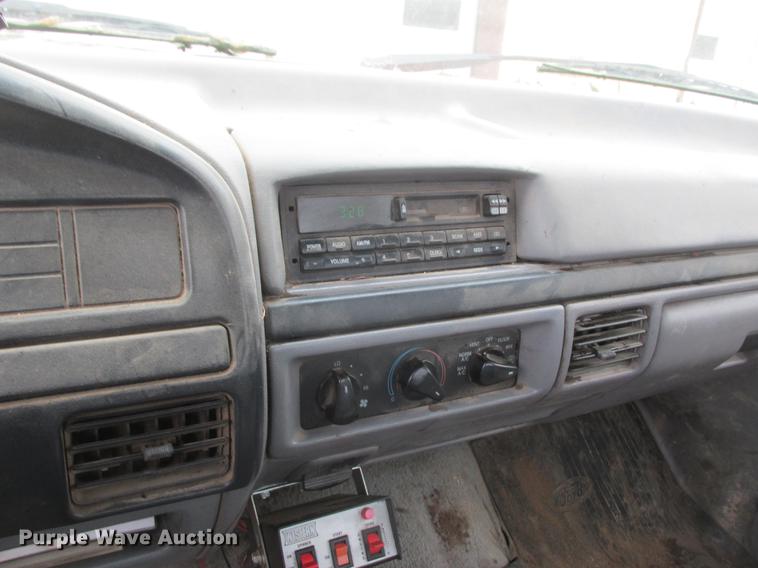 image for item K6101 1997 Ford F250 pickup truck