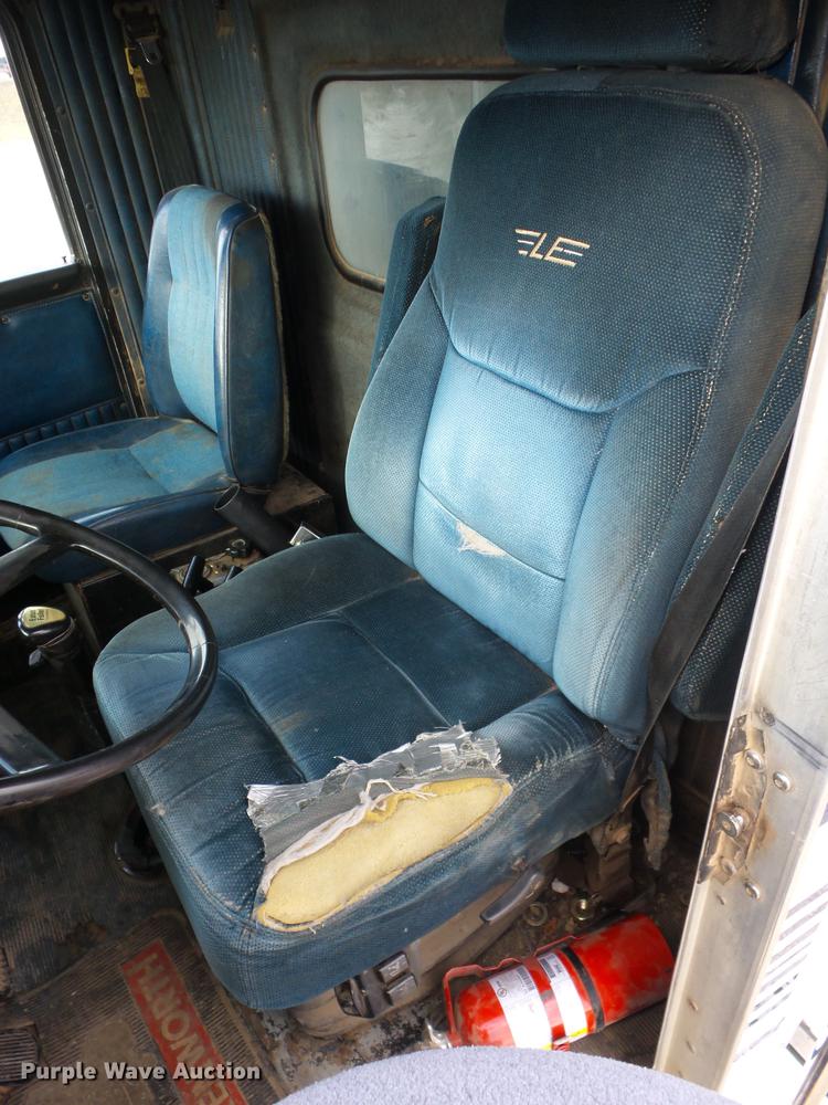 image for item K6303 1991 Kenworth T800 dump truck