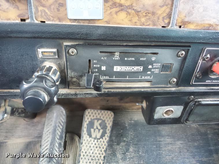 image for item K6303 1991 Kenworth T800 dump truck