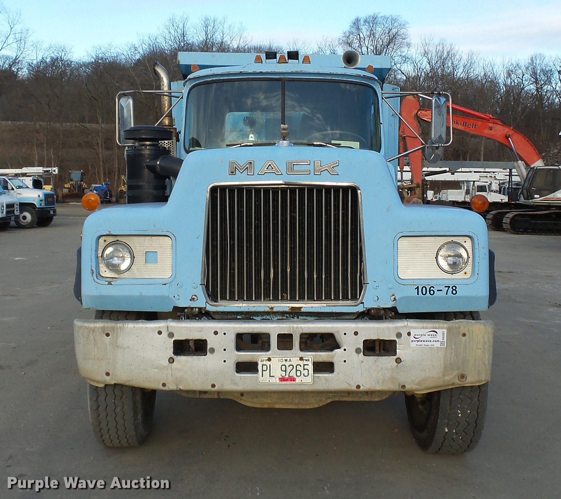 1978 Mack RD685S dump truck in Dubuque, IA | Item DA3567 for sale