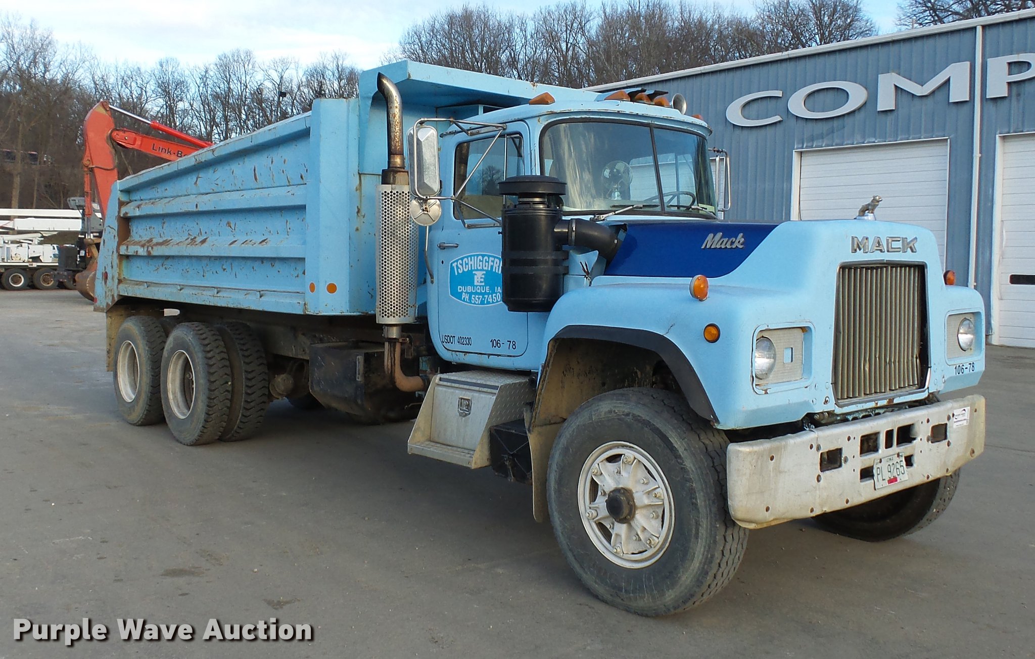 1978 Mack RD685S dump truck in Dubuque, IA | Item DA3567 for