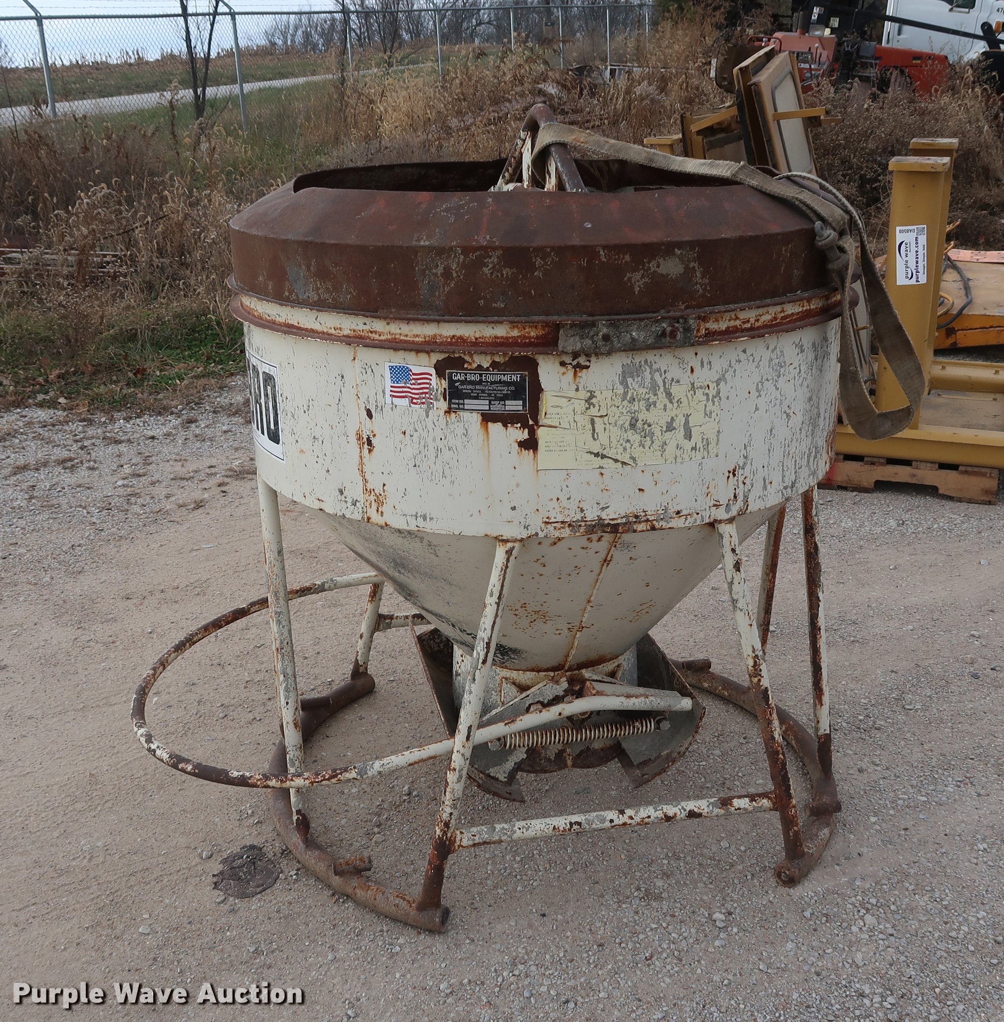 Gar Bro concrete bucket in Odessa, MO Item DA8507 sold Purple Wave