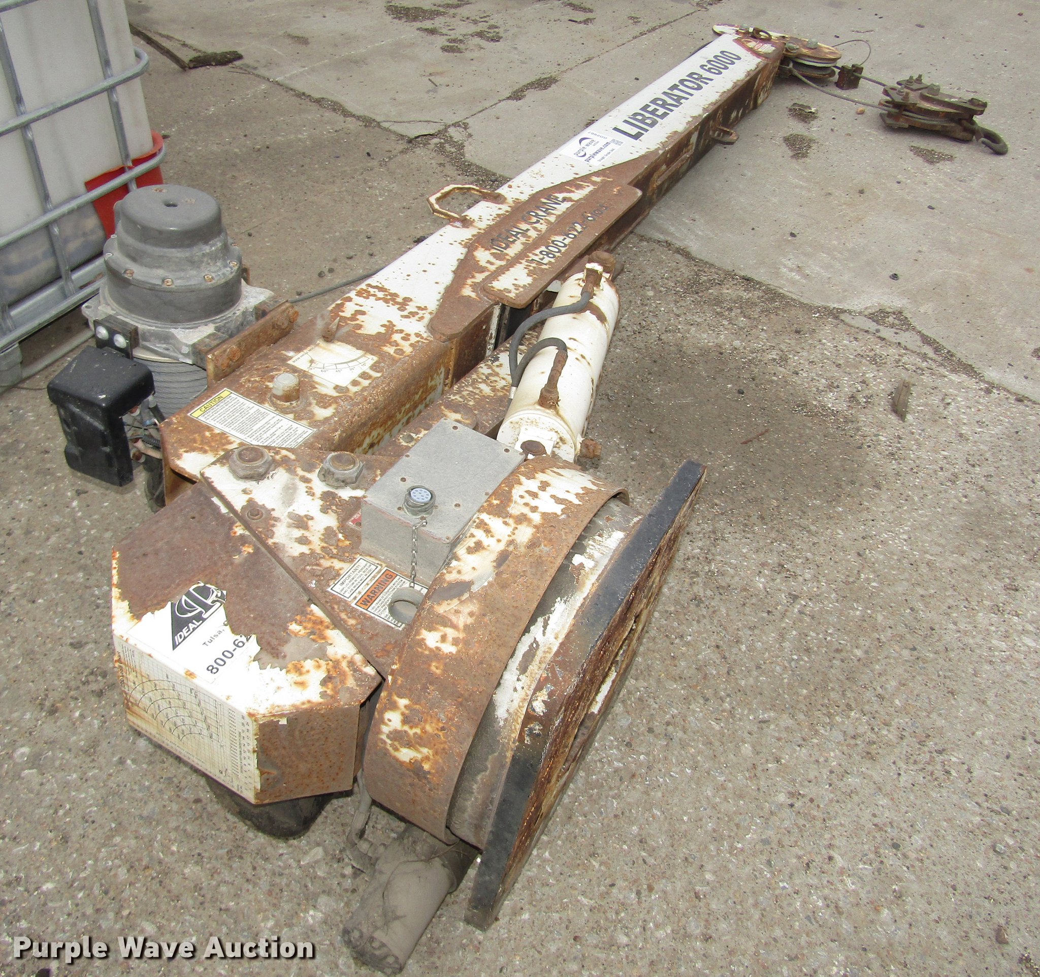 Liberator L600022 crane in Lincoln, NE Item DD2967 sold Purple Wave