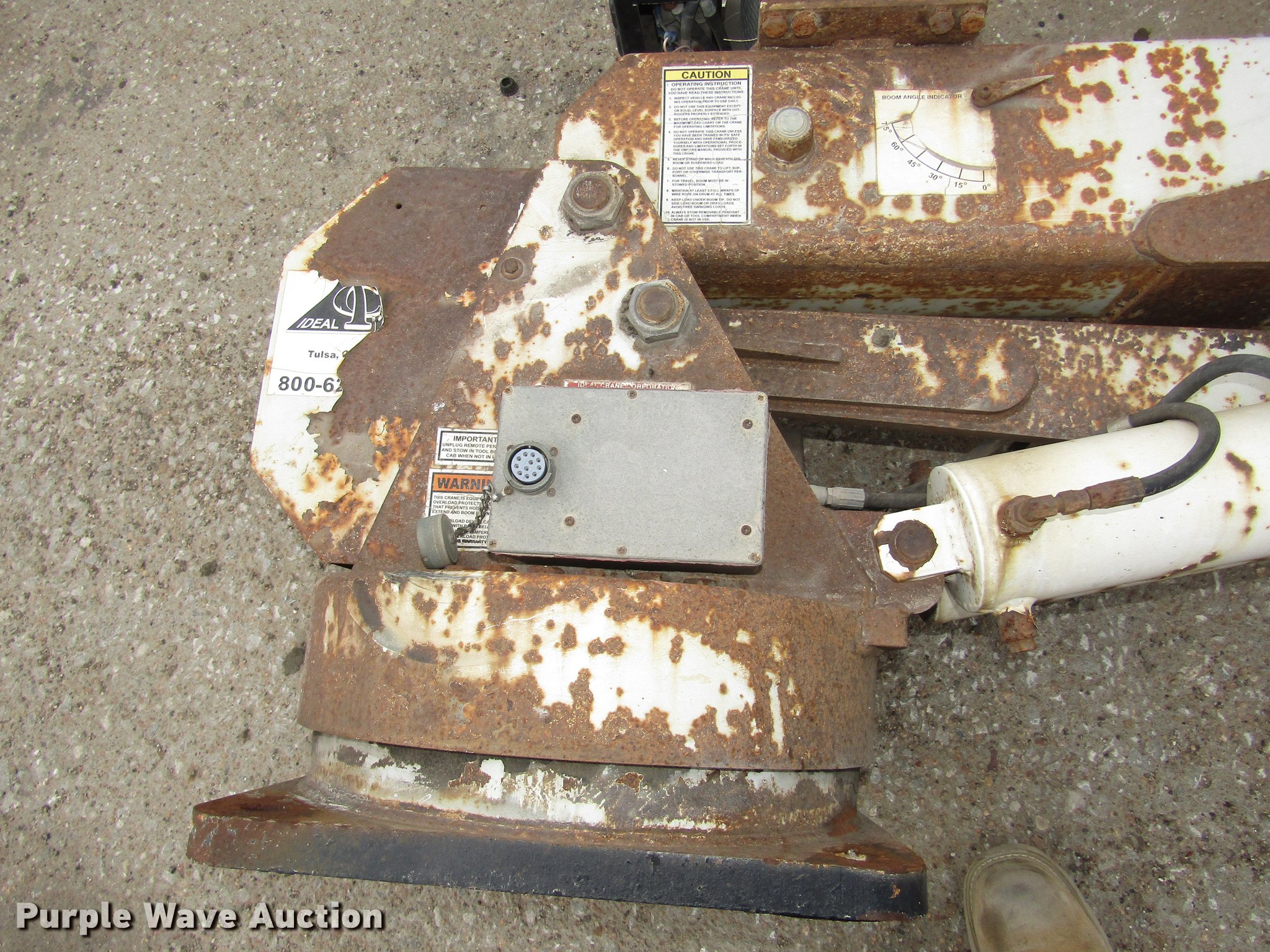 Liberator L600022 crane in Lincoln, NE Item DD2967 sold Purple Wave