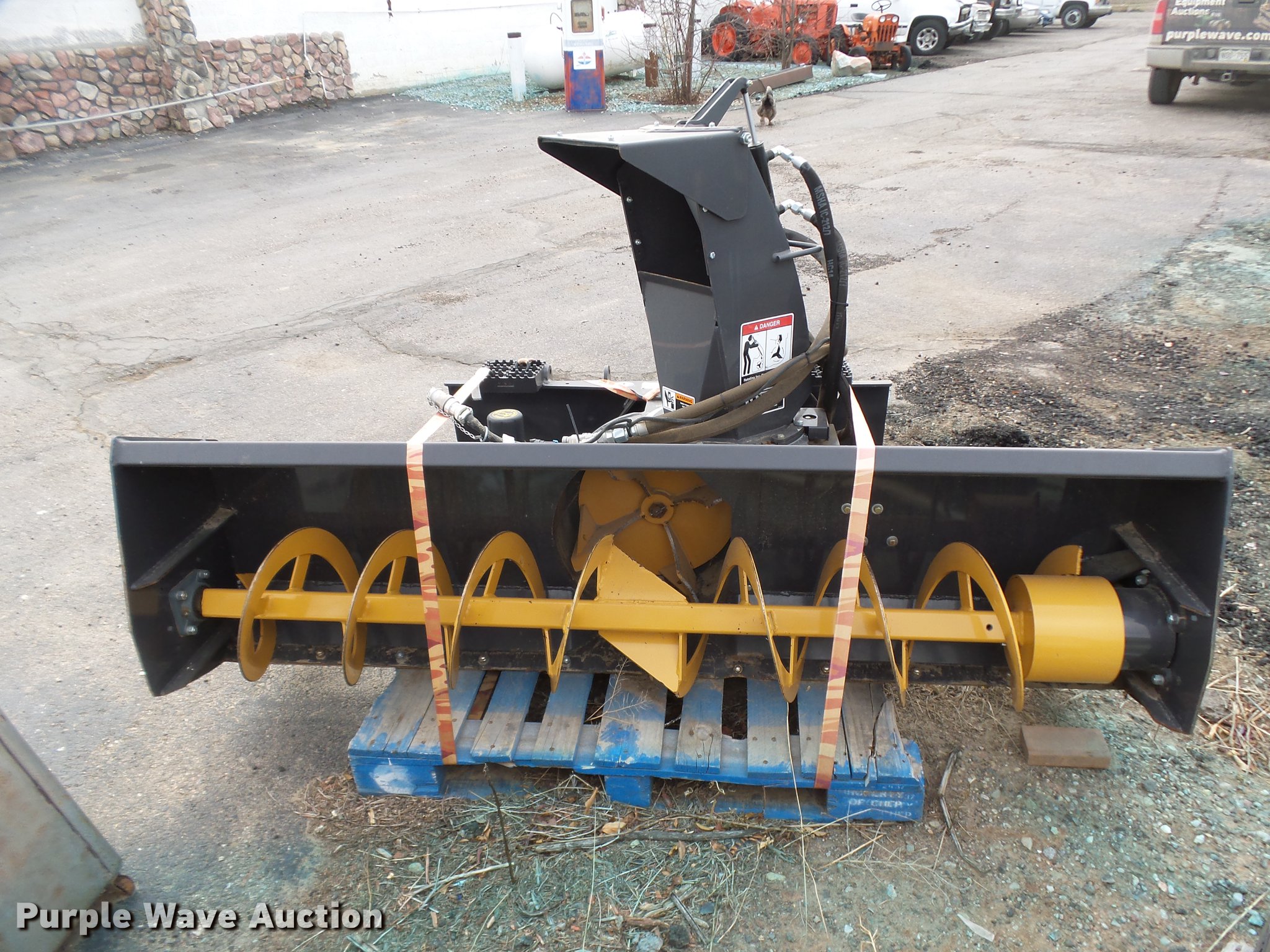 2014 New Holland XXX skid steer snow blower in Greeley, CO Item