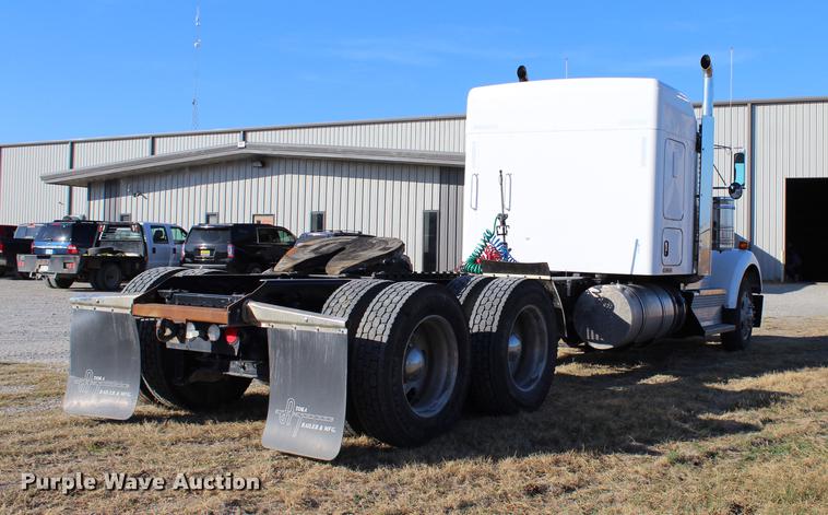 image for item BE9392 2013 Kenworth W900 semi truck