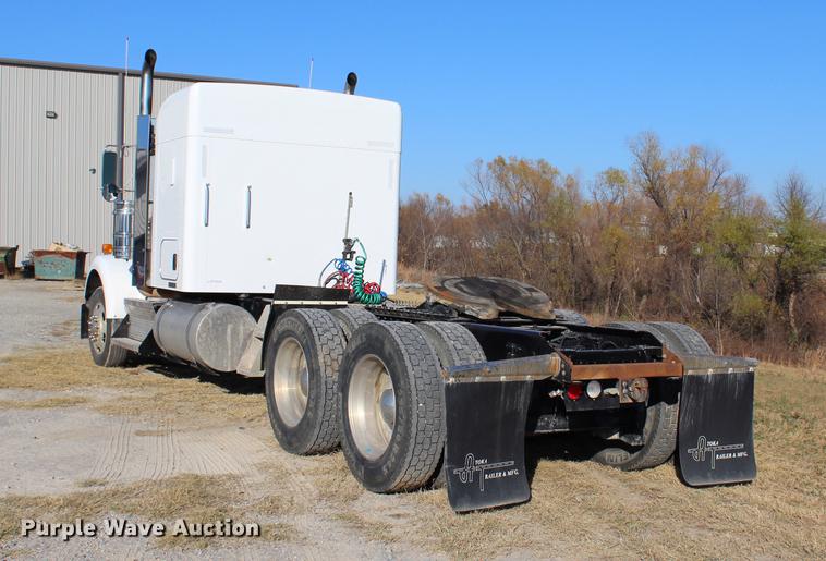 image for item BE9392 2013 Kenworth W900 semi truck