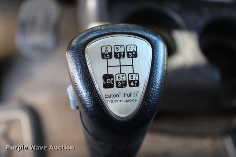 image for item BE9392 2013 Kenworth W900 semi truck