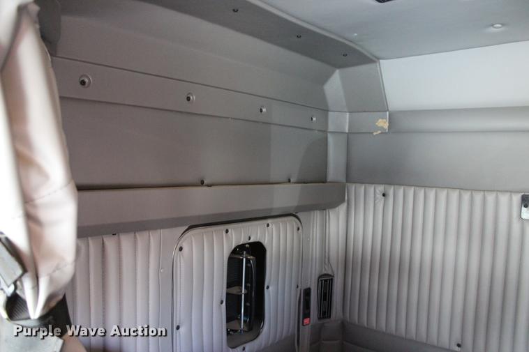 image for item BE9392 2013 Kenworth W900 semi truck