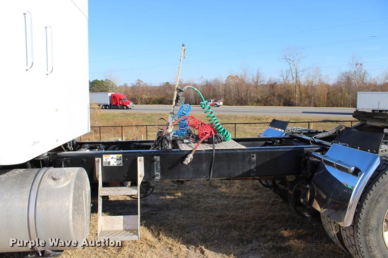 image for item BE9392 2013 Kenworth W900 semi truck