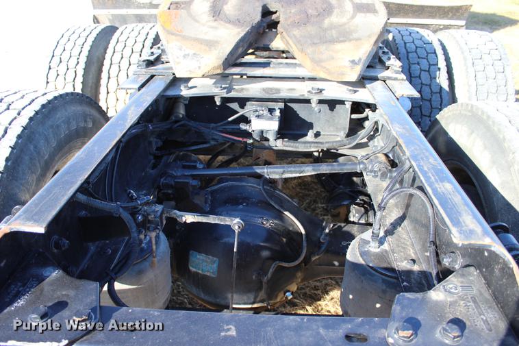 image for item BE9392 2013 Kenworth W900 semi truck