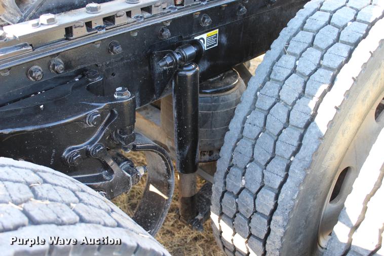 image for item BE9392 2013 Kenworth W900 semi truck