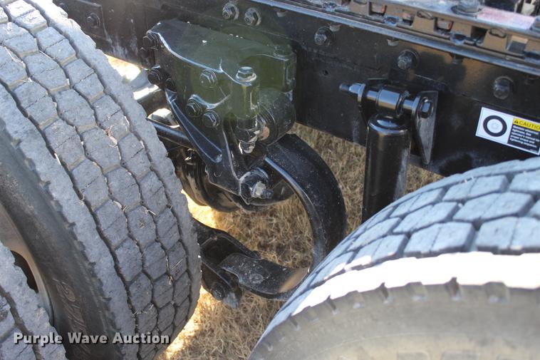 image for item BE9392 2013 Kenworth W900 semi truck