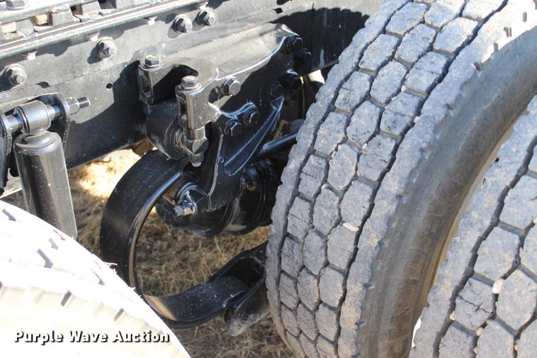 image for item BE9392 2013 Kenworth W900 semi truck