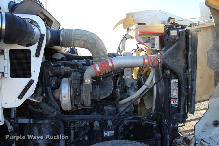 image for item BE9392 2013 Kenworth W900 semi truck