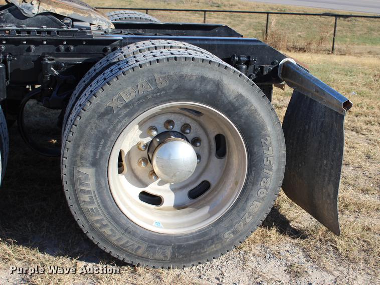 image for item BE9392 2013 Kenworth W900 semi truck