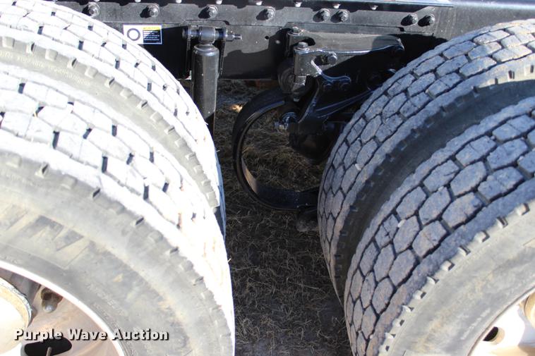 image for item BE9392 2013 Kenworth W900 semi truck