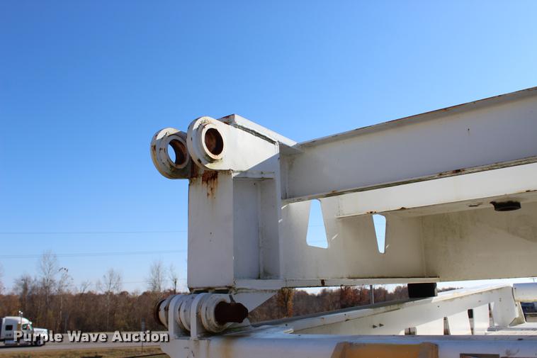 image for item BE9394 2013 Atoka SDE604 oilfield flatbed trailer