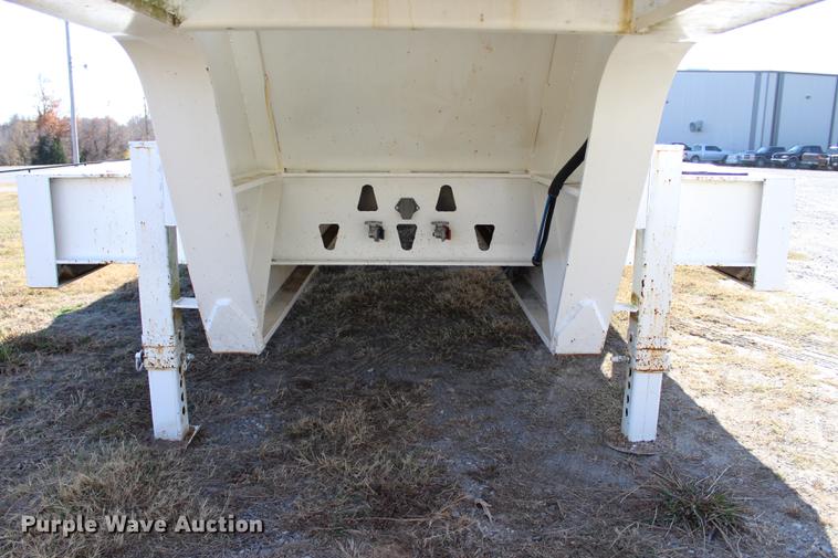image for item BE9394 2013 Atoka SDE604 oilfield flatbed trailer