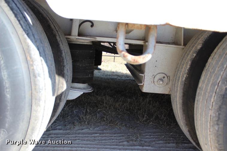 image for item BE9394 2013 Atoka SDE604 oilfield flatbed trailer