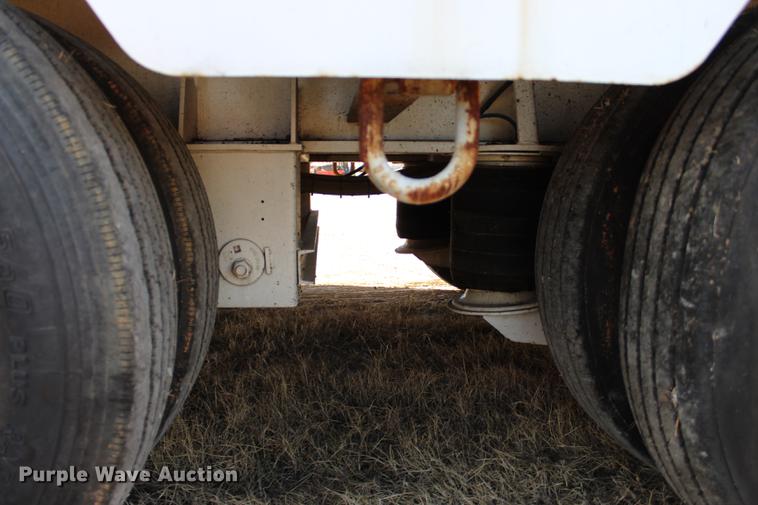image for item BE9394 2013 Atoka SDE604 oilfield flatbed trailer