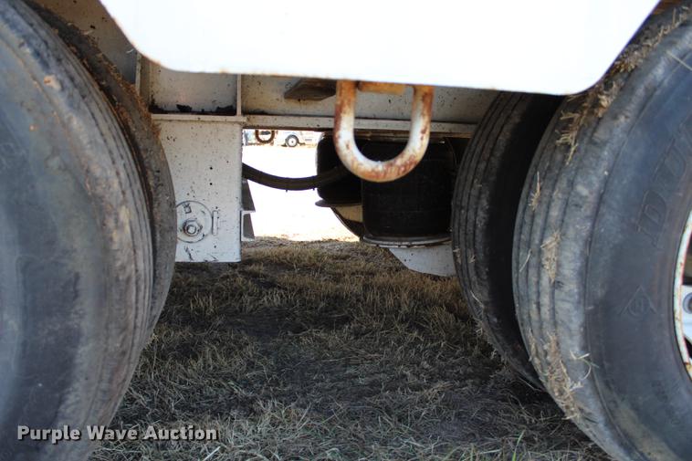 image for item BE9394 2013 Atoka SDE604 oilfield flatbed trailer