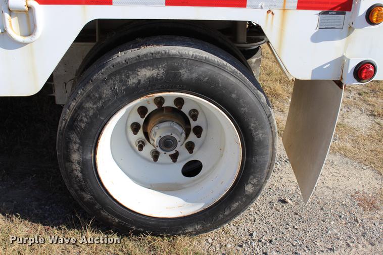 image for item BE9394 2013 Atoka SDE604 oilfield flatbed trailer