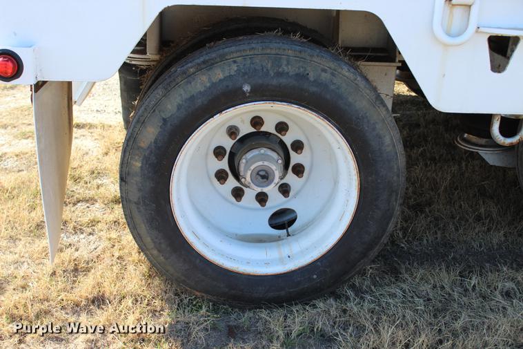 image for item BE9394 2013 Atoka SDE604 oilfield flatbed trailer
