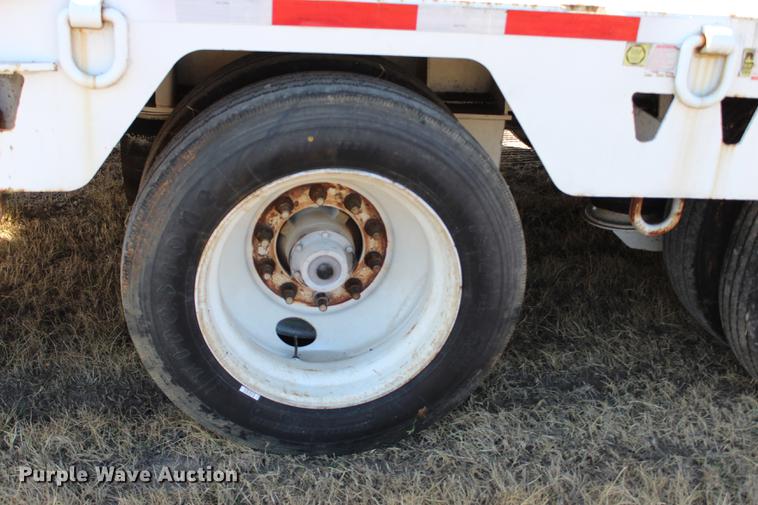 image for item BE9394 2013 Atoka SDE604 oilfield flatbed trailer