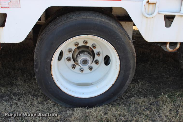 image for item BE9394 2013 Atoka SDE604 oilfield flatbed trailer