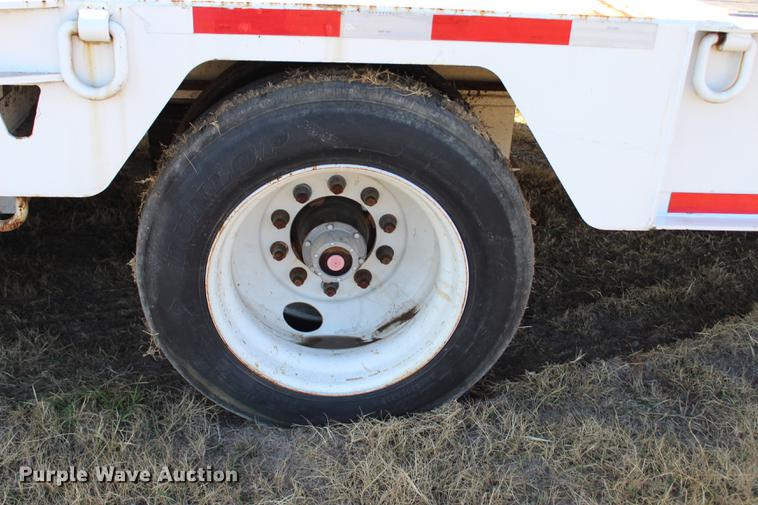 image for item BE9394 2013 Atoka SDE604 oilfield flatbed trailer