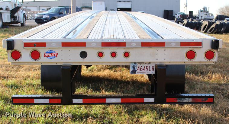 image for item BE9395 2017 Utility FS2CHA flatbed trailer