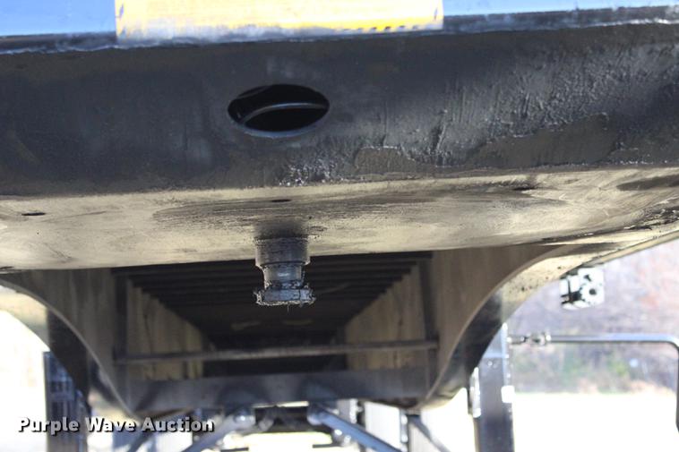 image for item BE9395 2017 Utility FS2CHA flatbed trailer