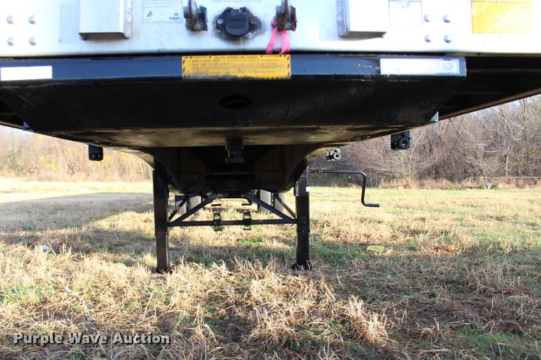 image for item BE9395 2017 Utility FS2CHA flatbed trailer