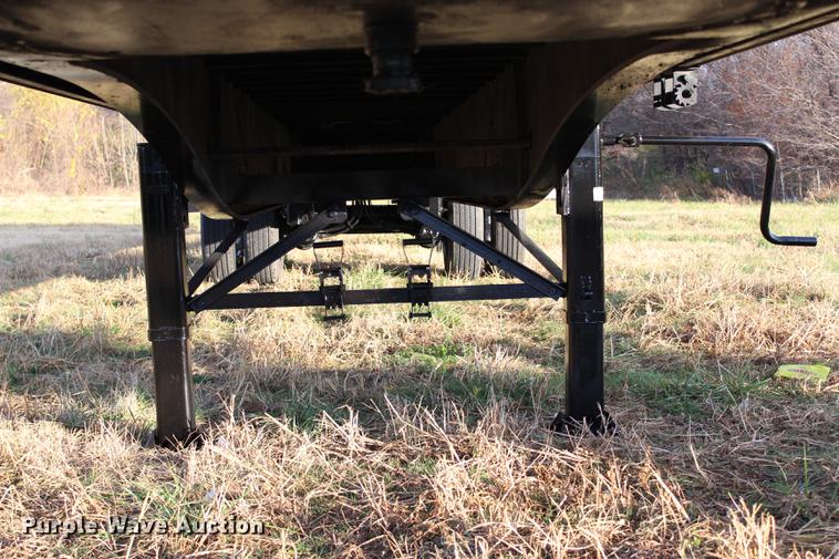 image for item BE9395 2017 Utility FS2CHA flatbed trailer