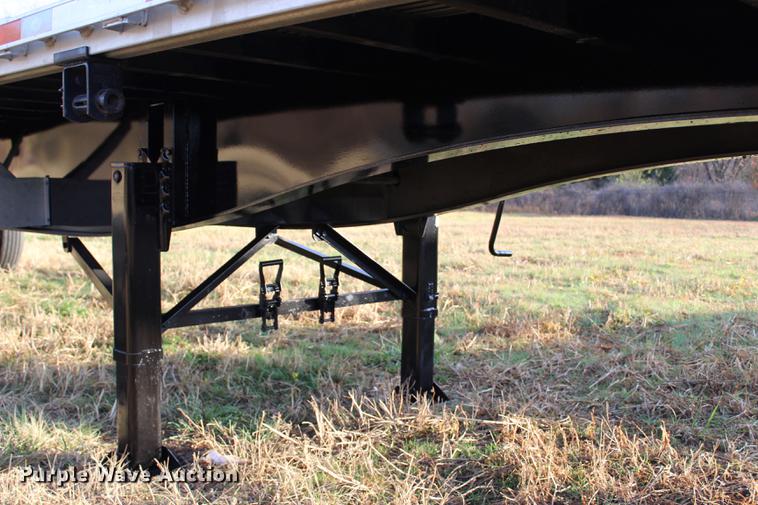 image for item BE9395 2017 Utility FS2CHA flatbed trailer