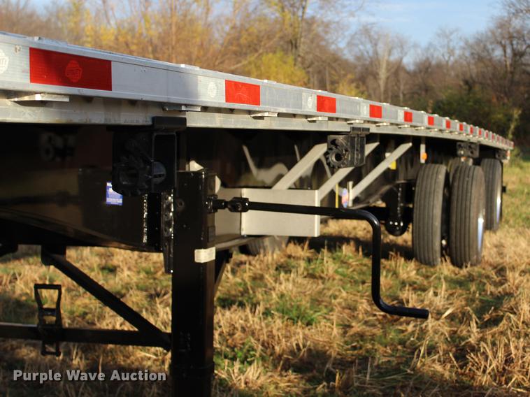 image for item BE9395 2017 Utility FS2CHA flatbed trailer