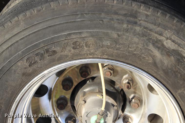 image for item BE9395 2017 Utility FS2CHA flatbed trailer