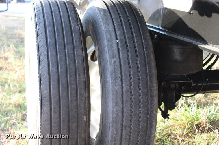 image for item BE9395 2017 Utility FS2CHA flatbed trailer