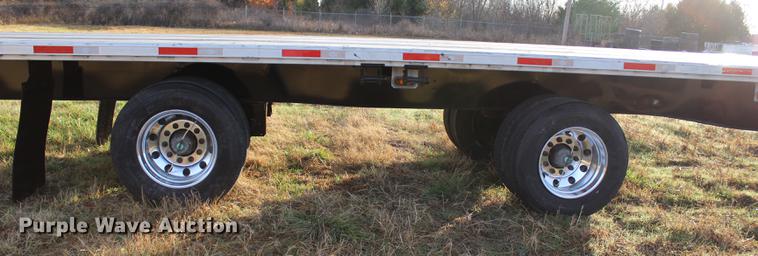 image for item BE9395 2017 Utility FS2CHA flatbed trailer