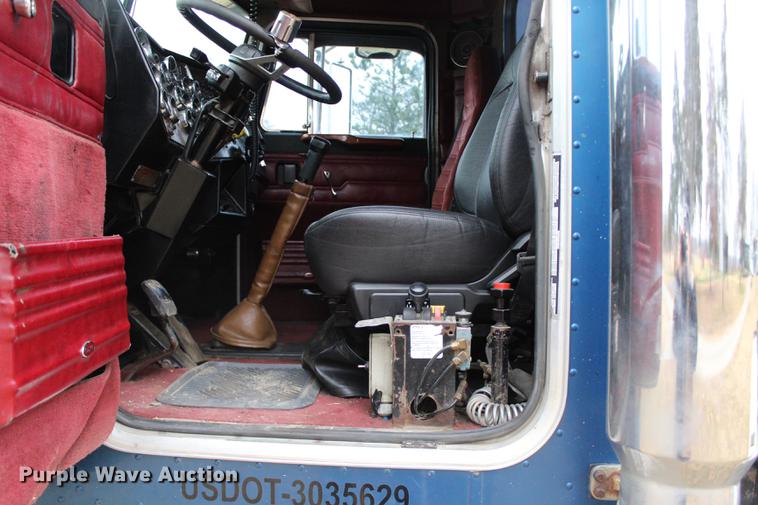 image for item BE9396 1992 Peterbilt 379 semi truck