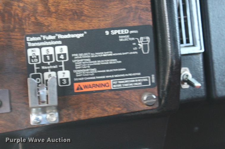 image for item BE9396 1992 Peterbilt 379 semi truck